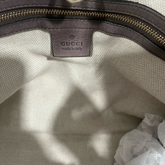 Classic Gucci Suede Leather Soho Medium in Taupe color. - Picture 11 of 16